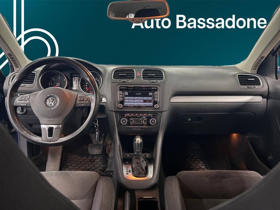 VOLKSWAGEN Golf 2012