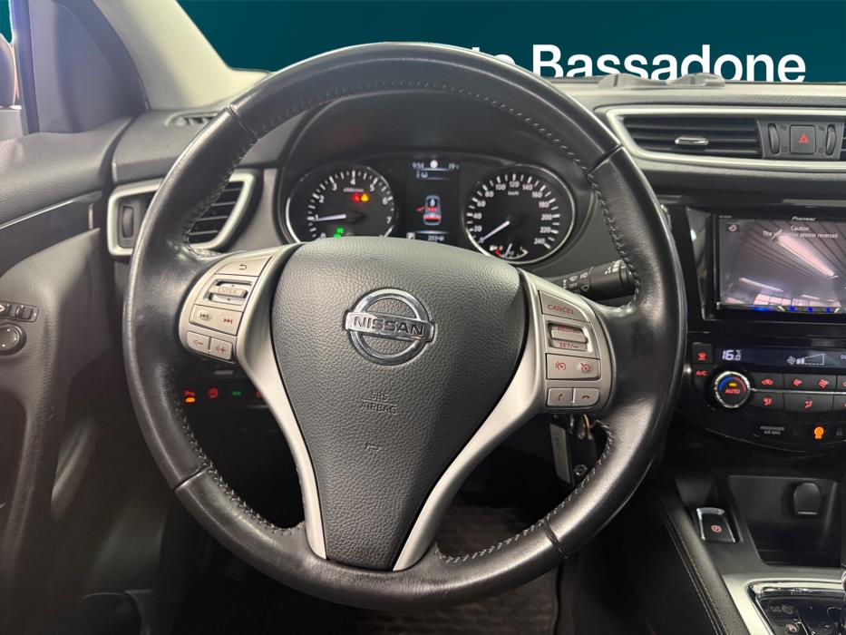 NISSAN Qashqai 2015