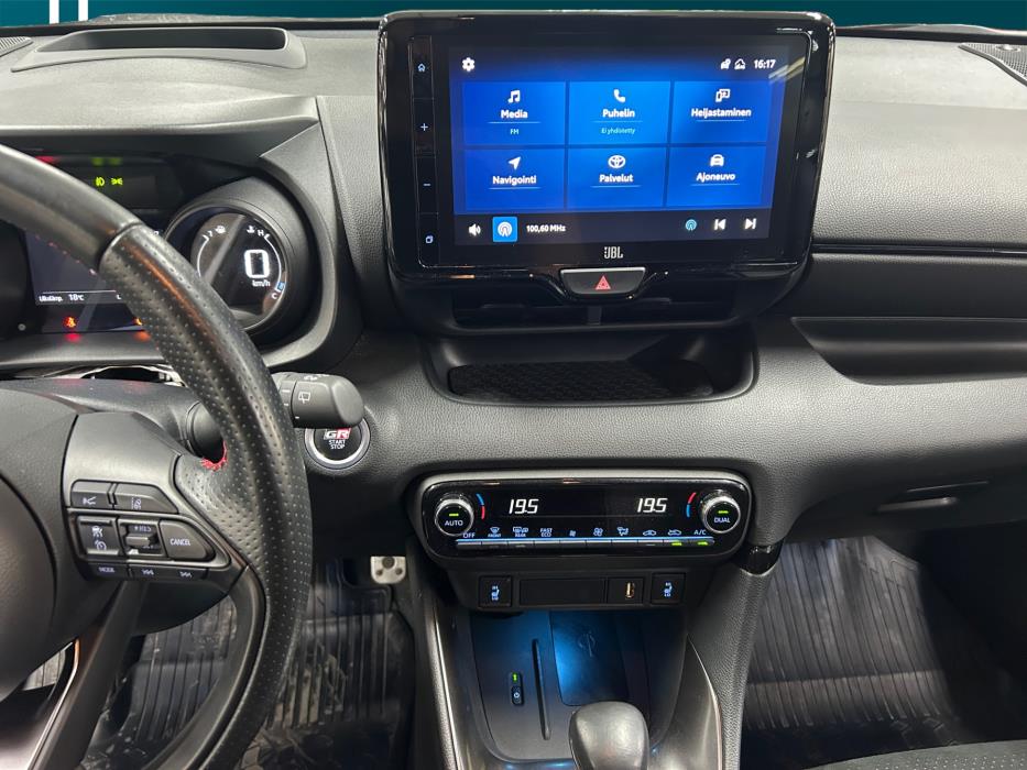 TOYOTA Yaris 2023