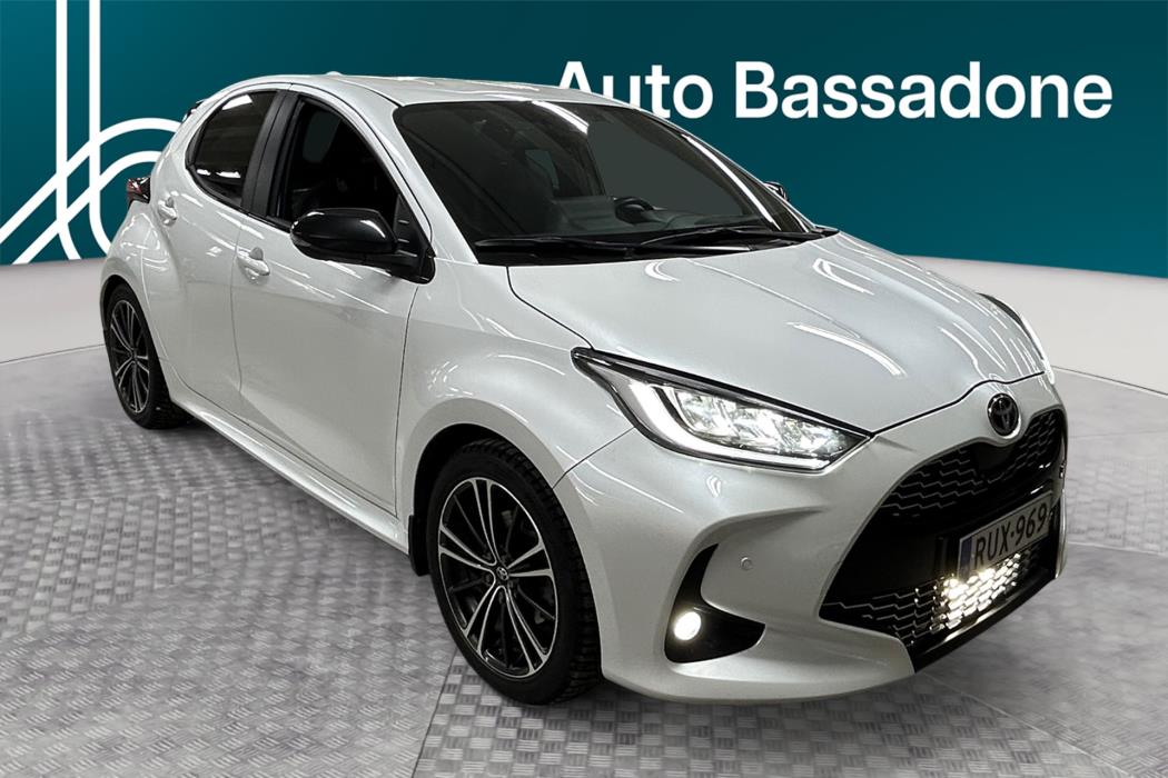 TOYOTA Yaris 2023