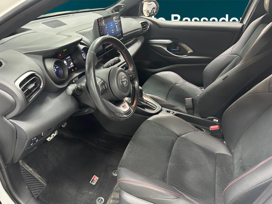 TOYOTA Yaris 2023