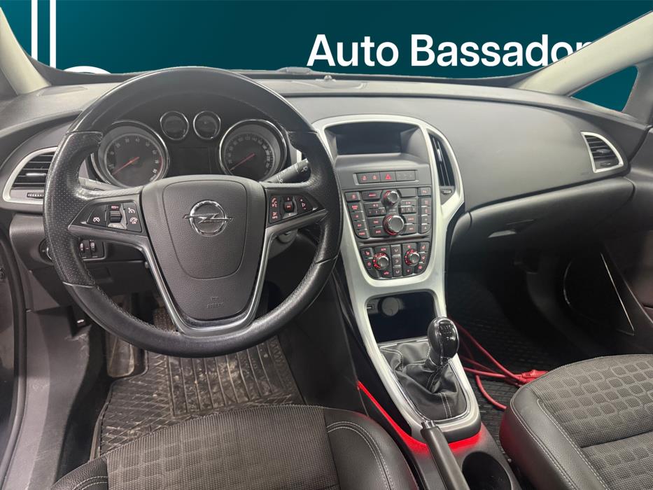 OPEL Astra 2013