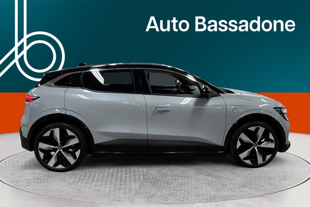 RENAULT Megane 2023