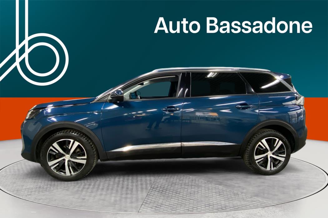 PEUGEOT 5008 2021