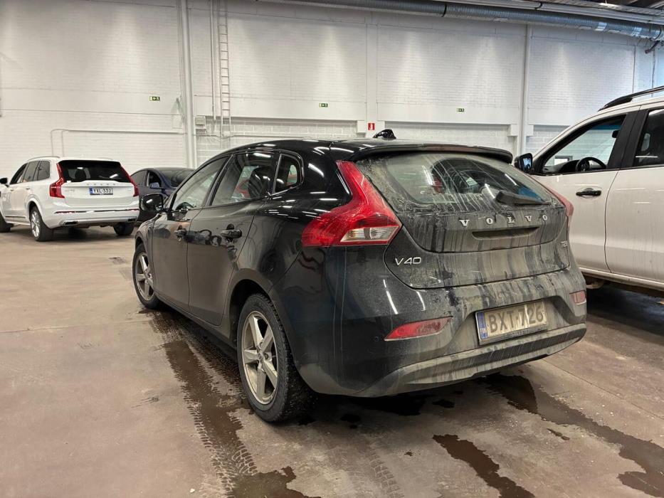 VOLVO V40 2019