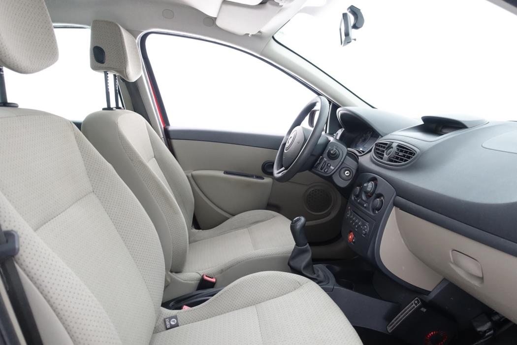 RENAULT Clio 2006