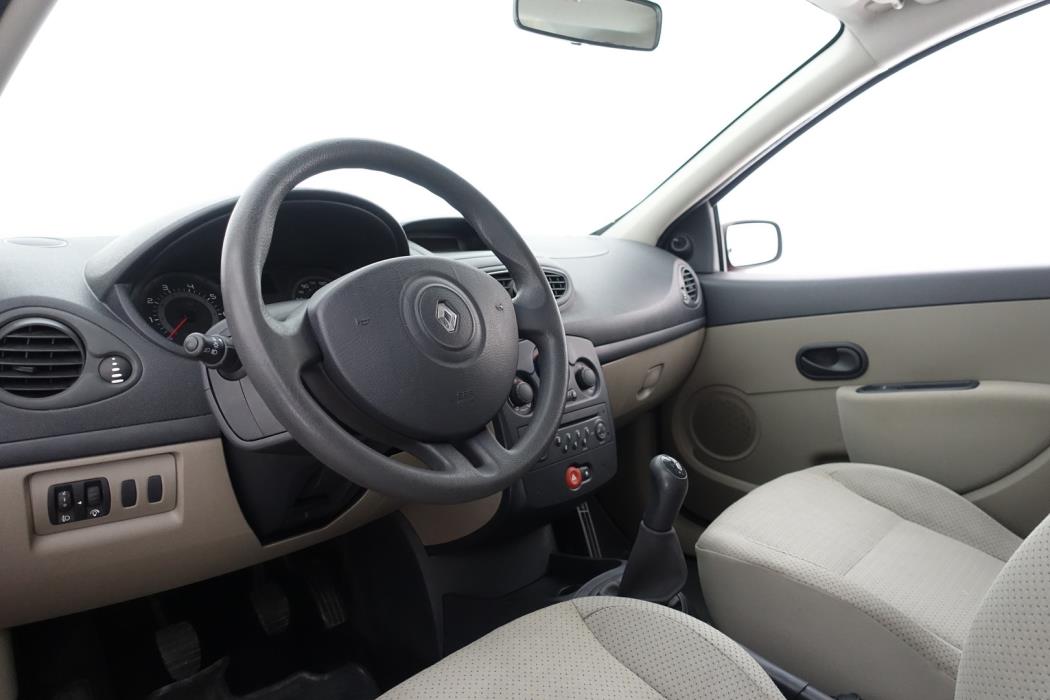 RENAULT Clio 2006