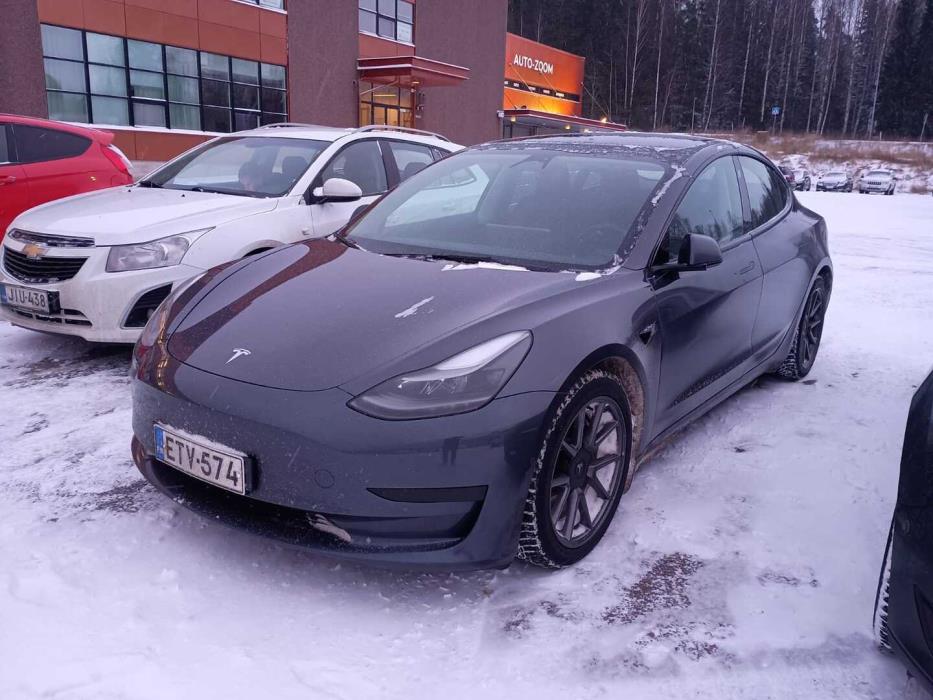 TESLA Model 3 2022
