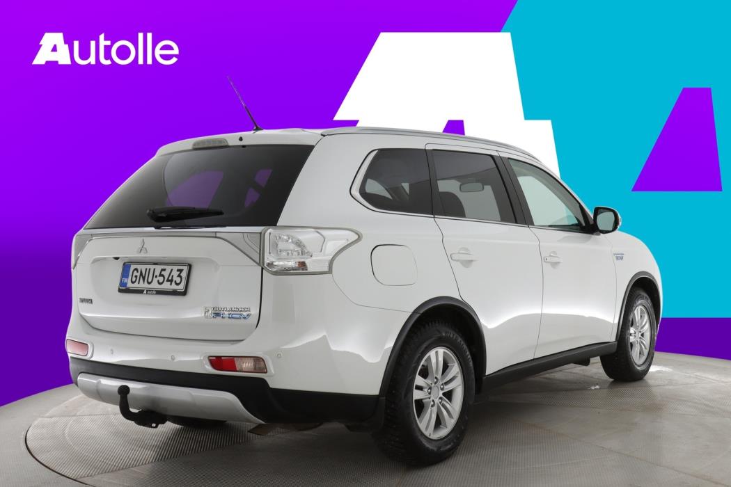 MITSUBISHI Outlander PHEV 2015