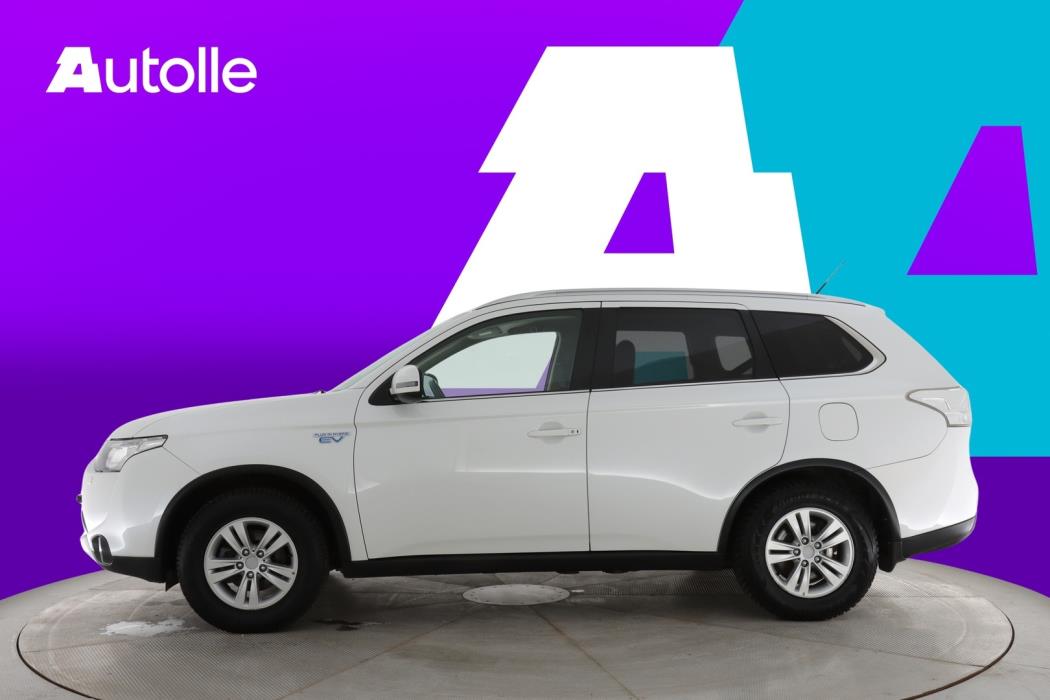 MITSUBISHI Outlander PHEV 2015