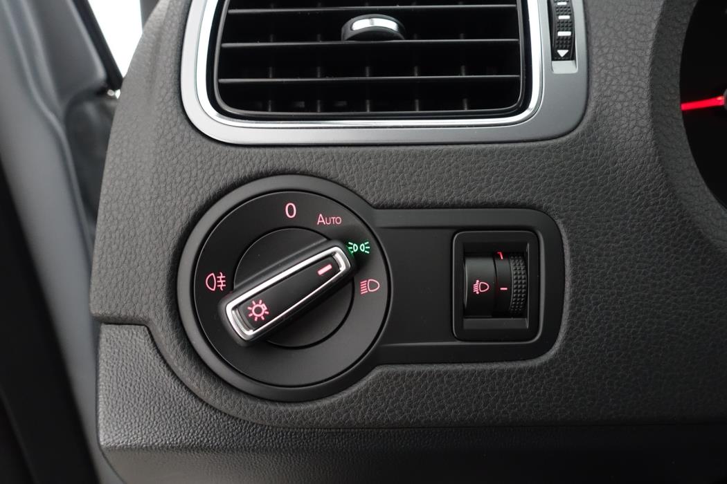 VOLKSWAGEN Polo 2017