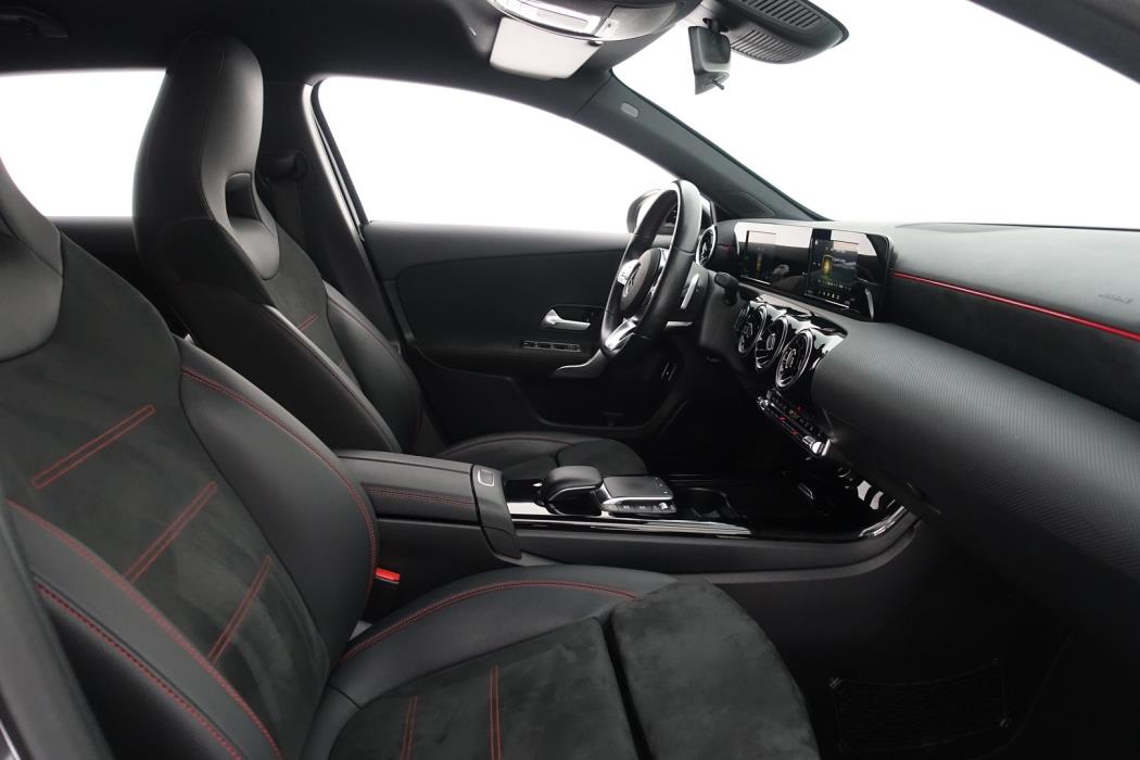 MERCEDES-BENZ A 2020