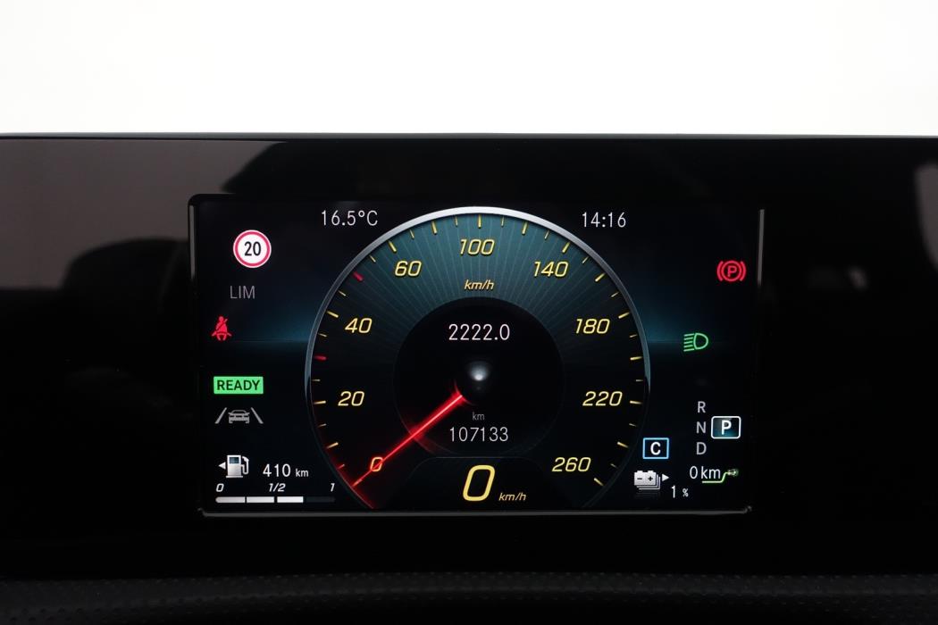 MERCEDES-BENZ A 2020