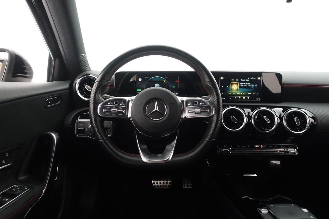 MERCEDES-BENZ A 2020