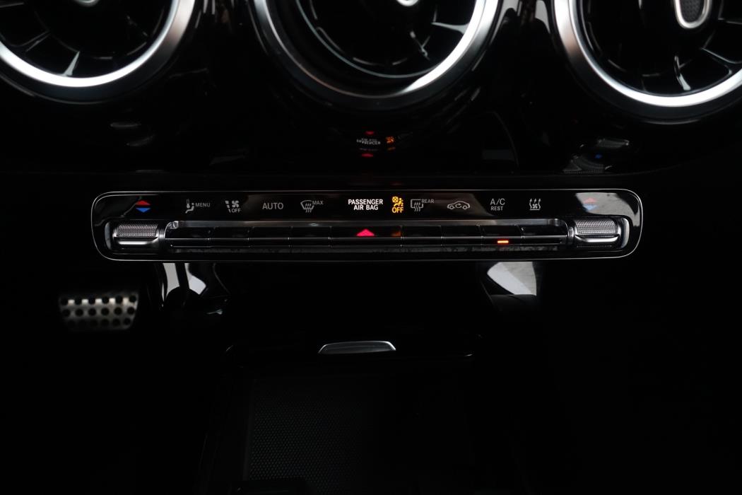 MERCEDES-BENZ A 2020