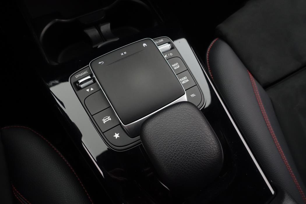 MERCEDES-BENZ A 2020