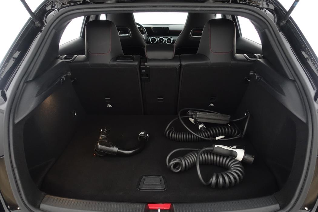 MERCEDES-BENZ A 2020