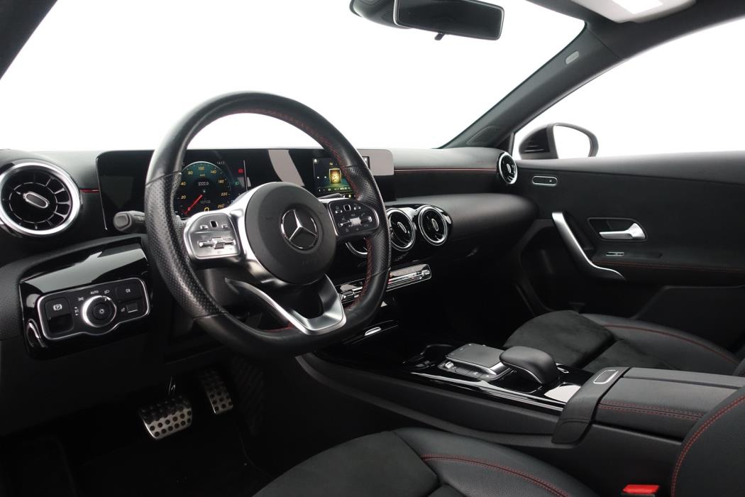 MERCEDES-BENZ A 2020