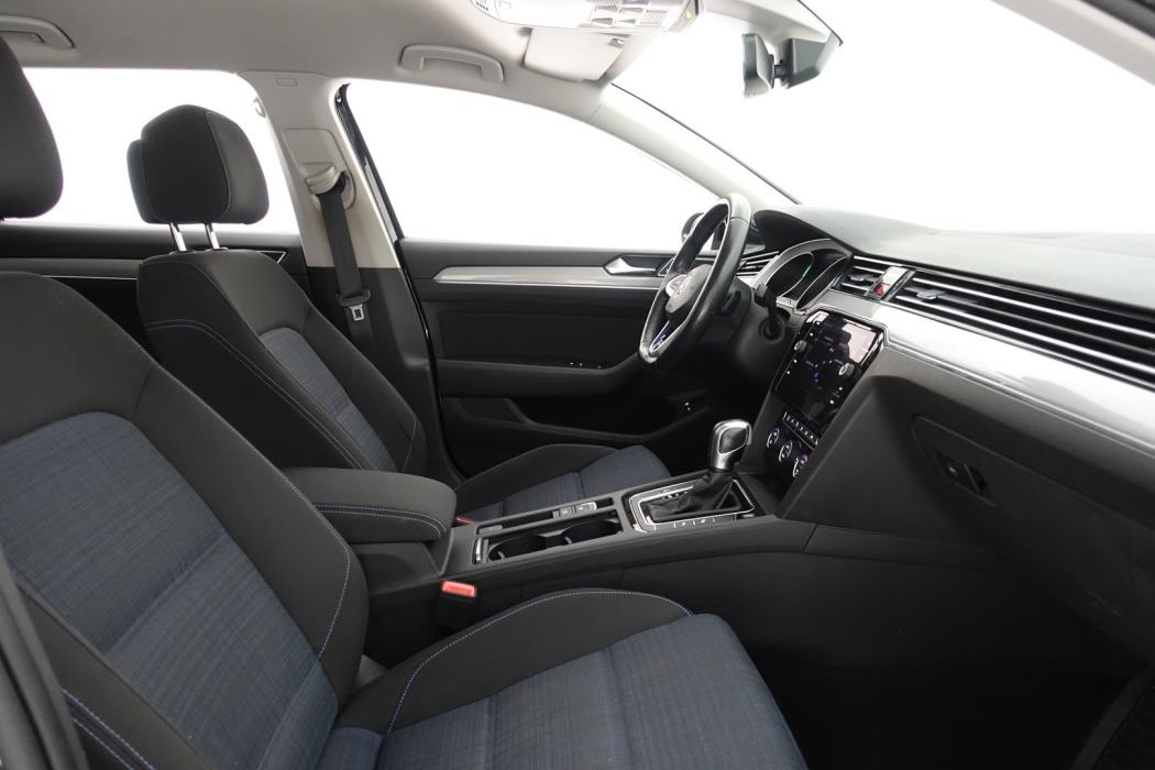 VOLKSWAGEN Passat 2020