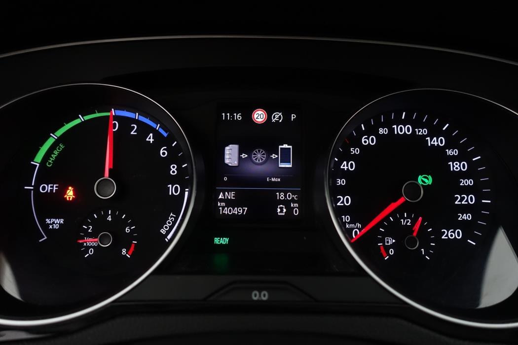 VOLKSWAGEN Passat 2020