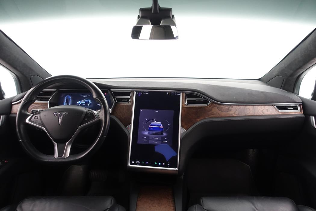 TESLA Model X 2017