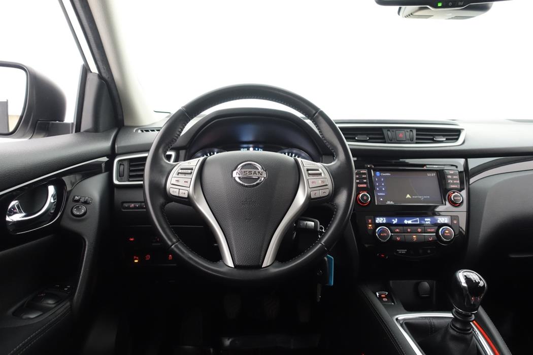 NISSAN Qashqai 2015