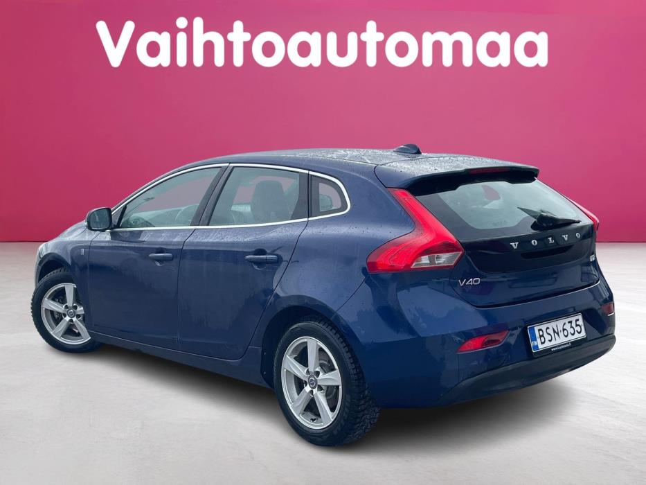 VOLVO V40 2015