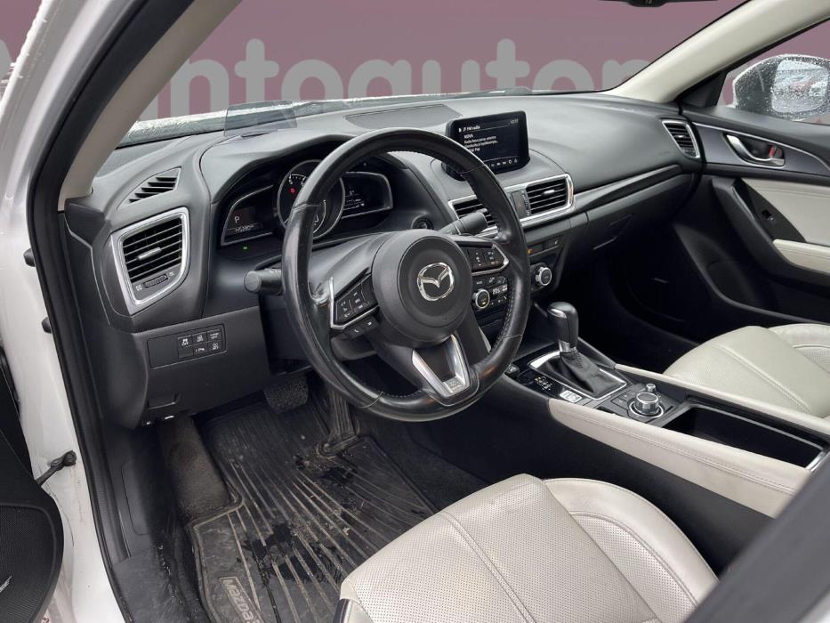 MAZDA 3 2017