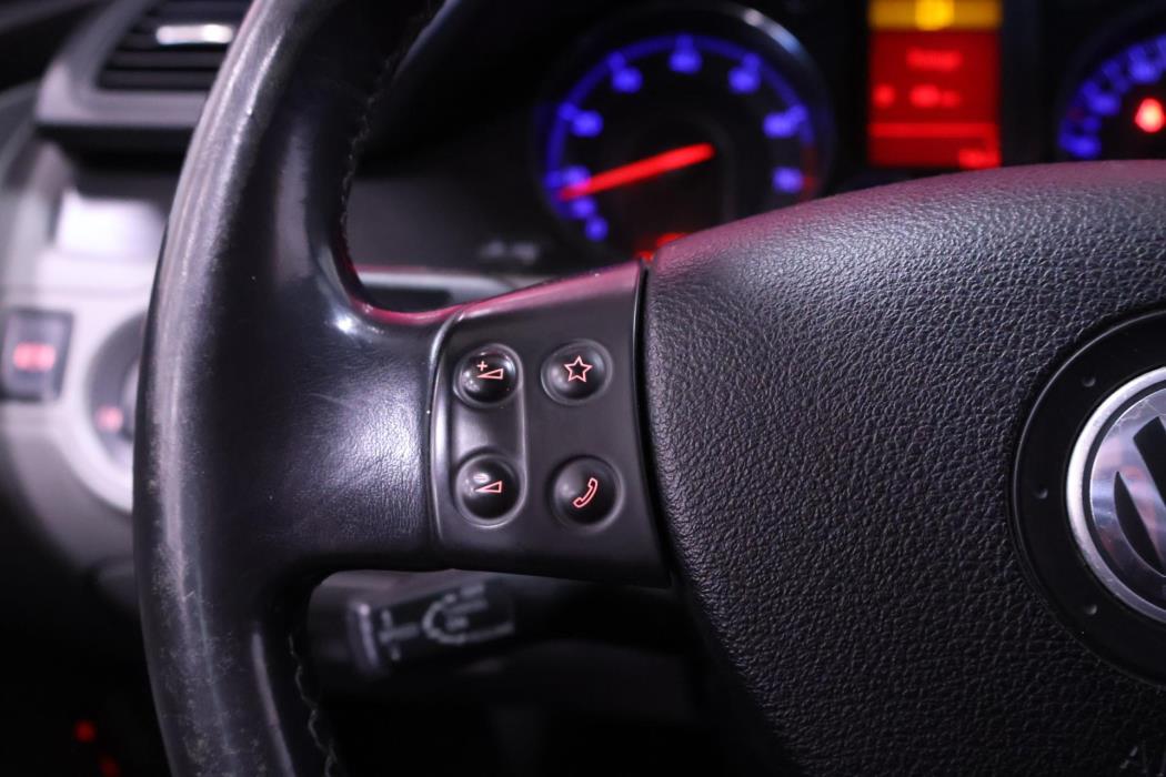 VOLKSWAGEN Passat 2006