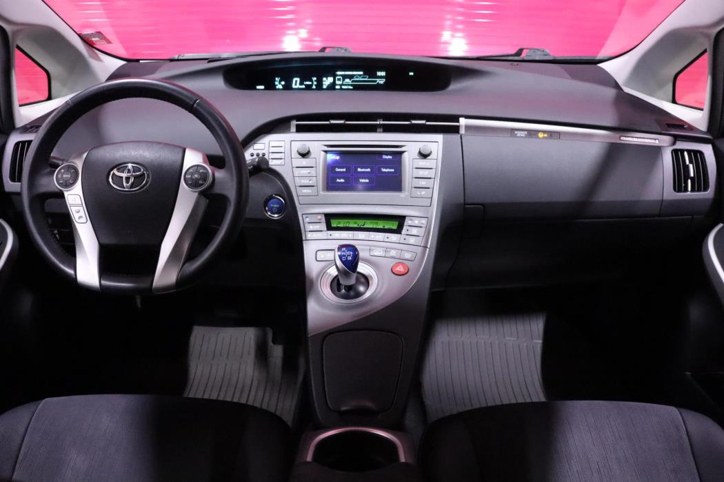TOYOTA Prius 2015