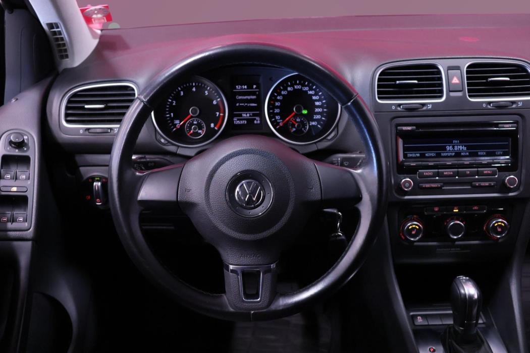 VOLKSWAGEN Golf 2012