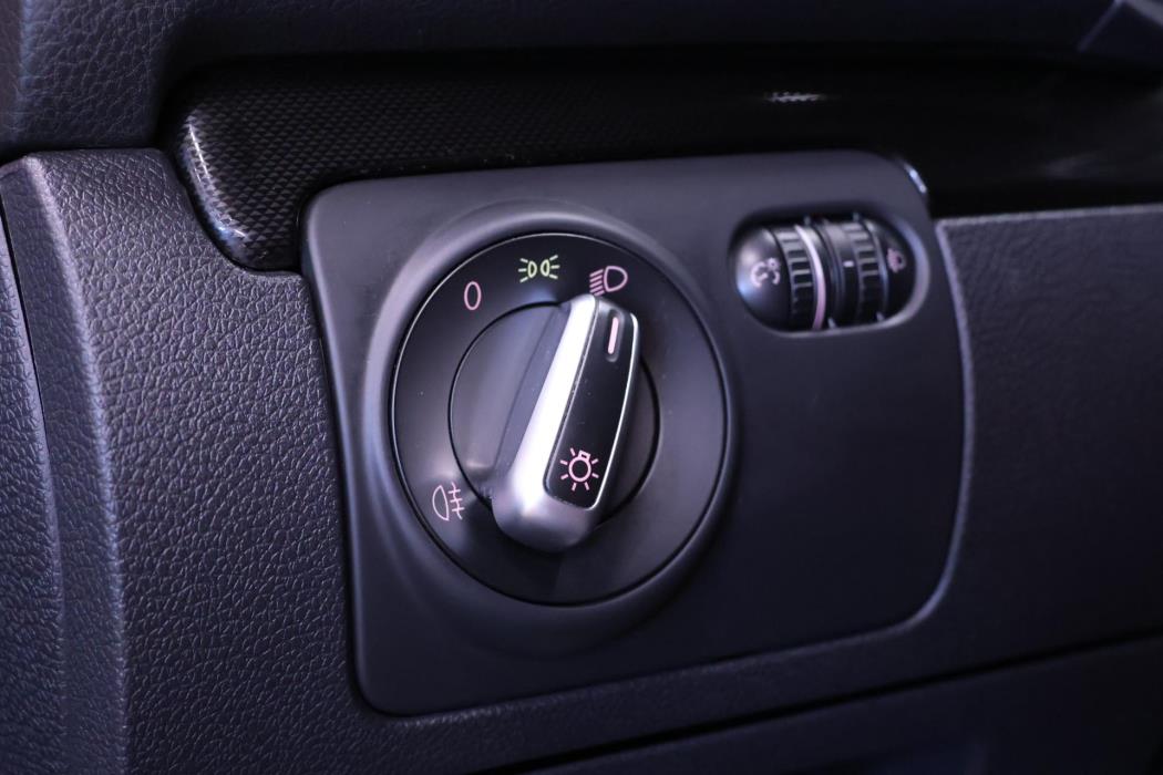 VOLKSWAGEN Golf 2012