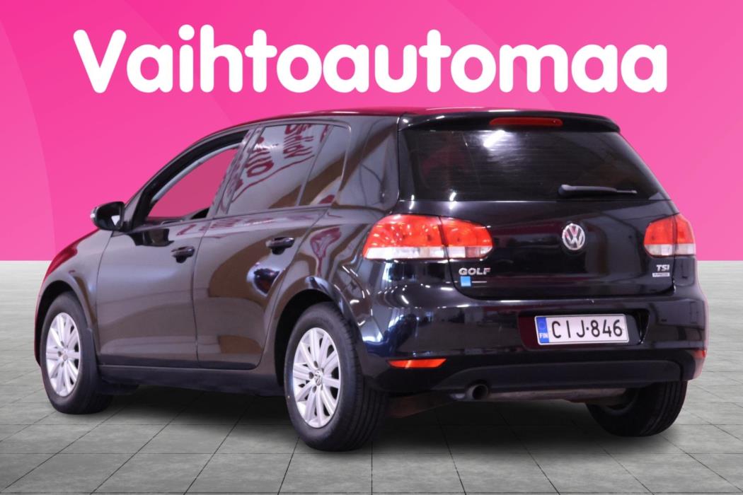 VOLKSWAGEN Golf 2012