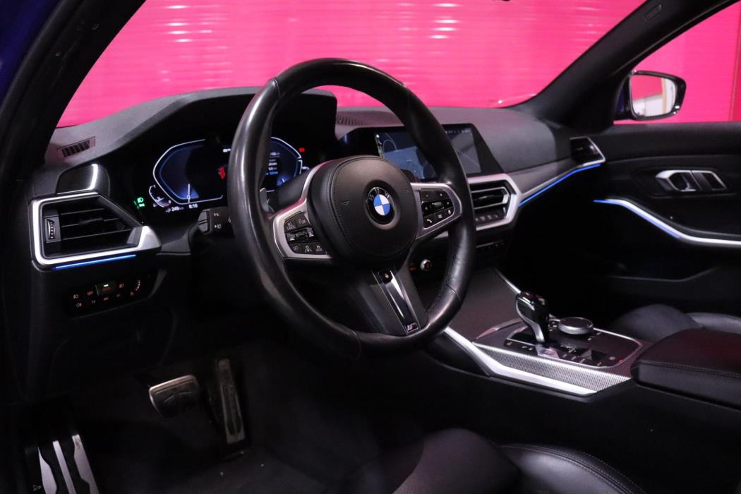 BMW 330 2019