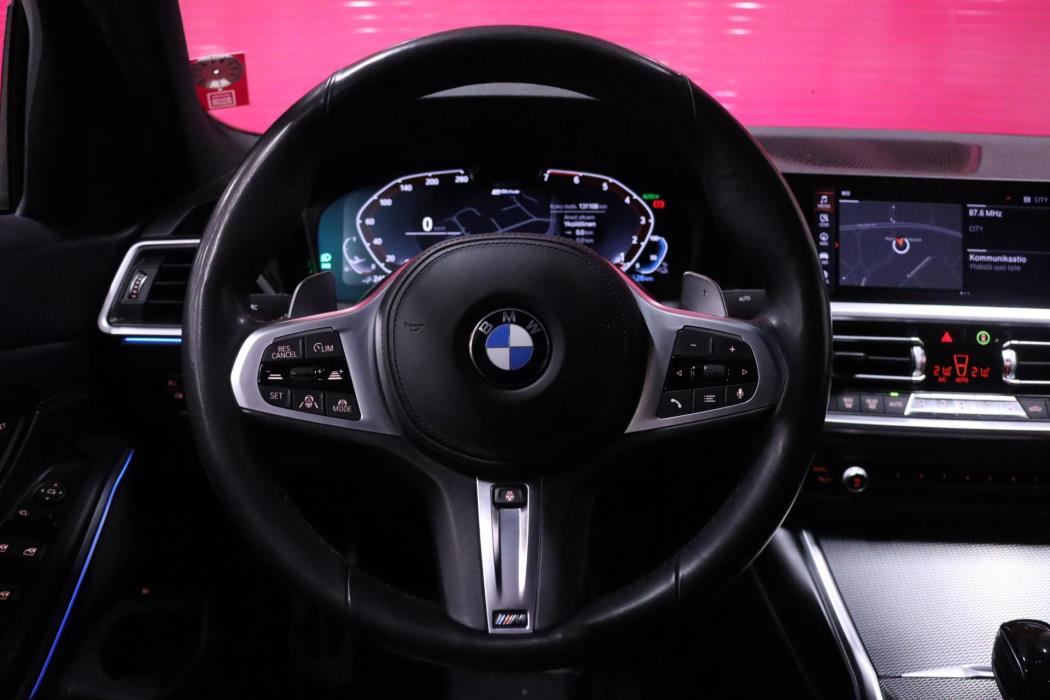BMW 330 2019