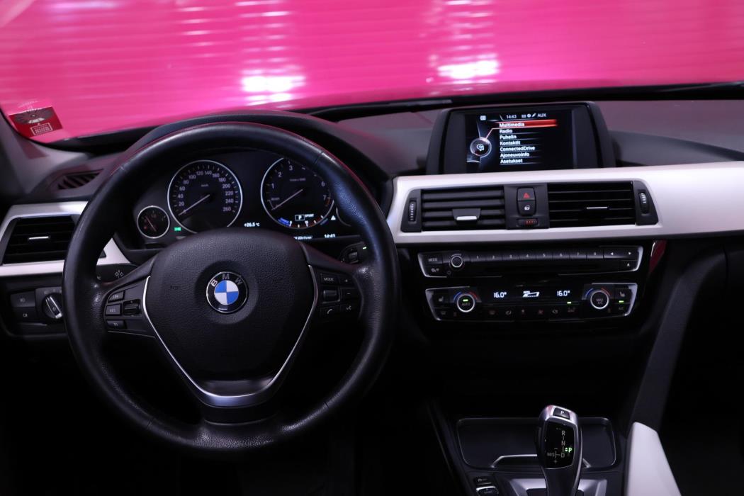 BMW 330 2017