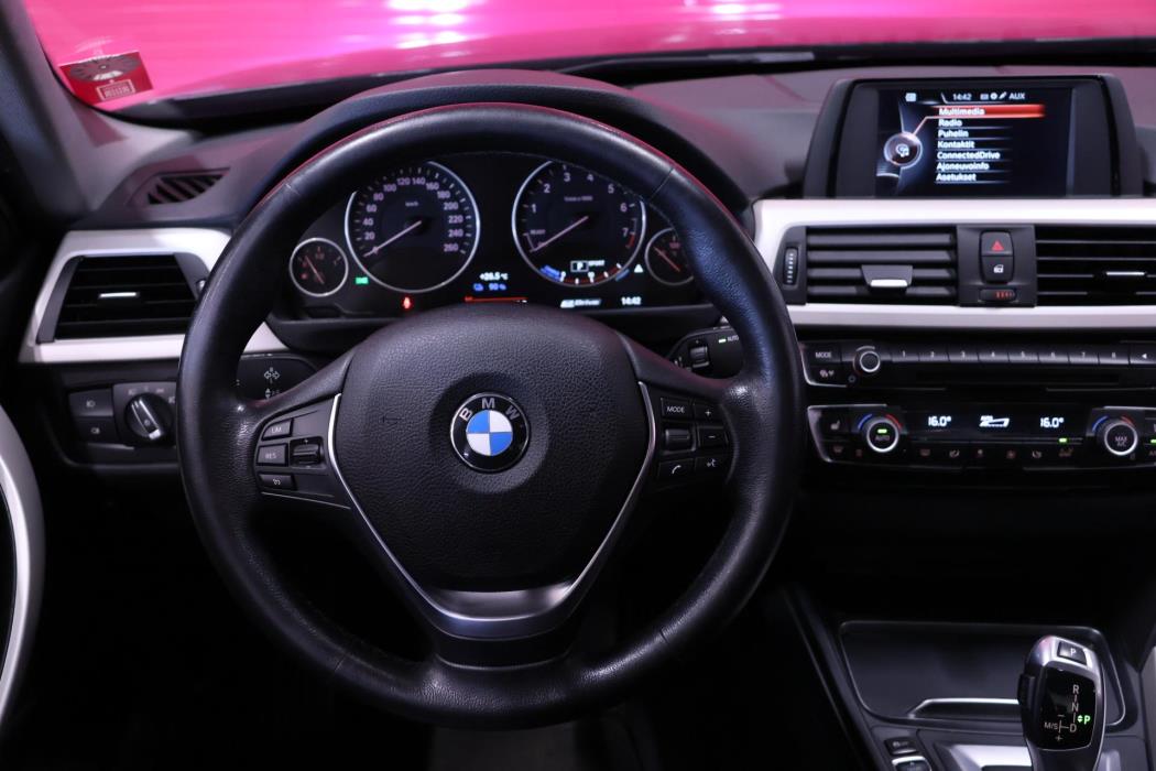 BMW 330 2017