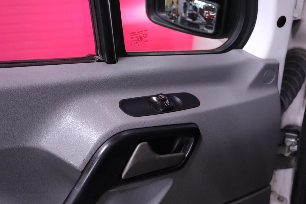 VOLKSWAGEN Crafter 2015