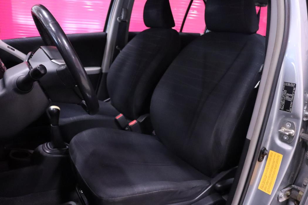 TOYOTA Yaris 2006