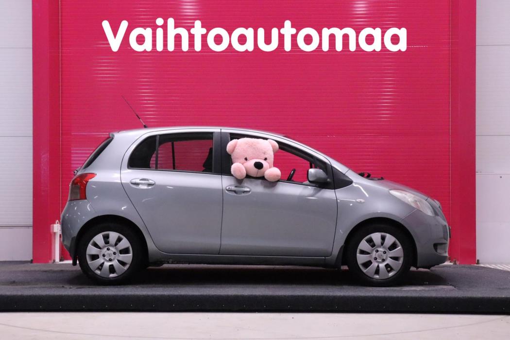 TOYOTA Yaris 2006