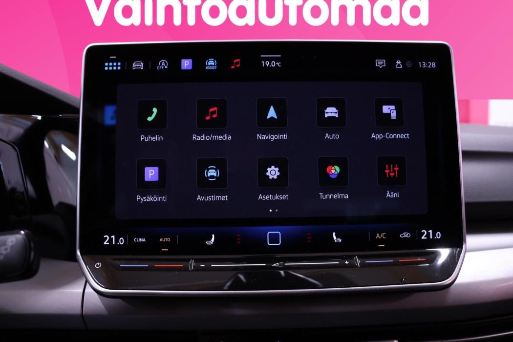 VOLKSWAGEN Golf 2024