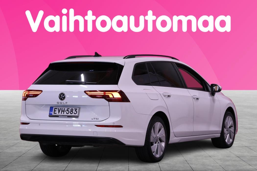 VOLKSWAGEN Golf 2024