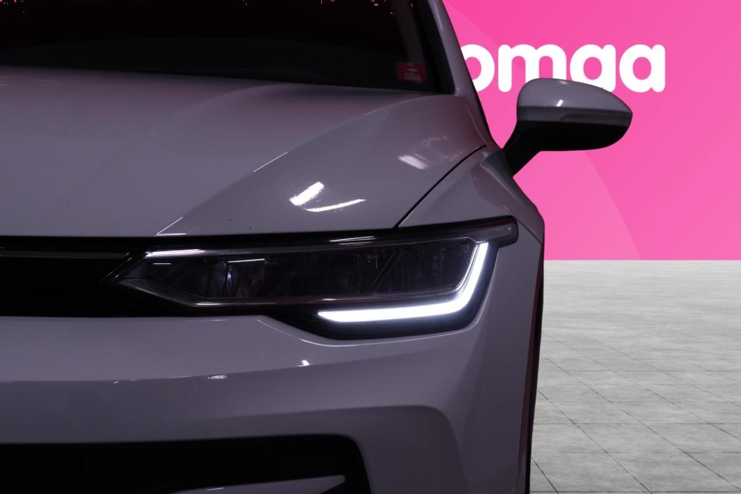 VOLKSWAGEN Golf 2024
