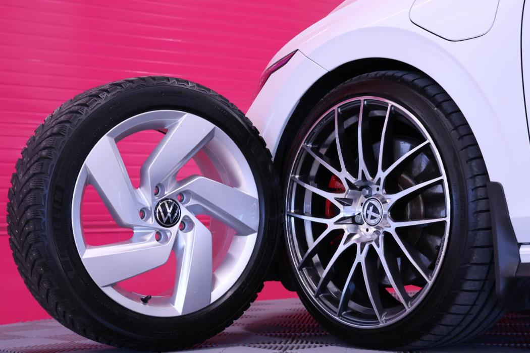 VOLKSWAGEN Golf 2021
