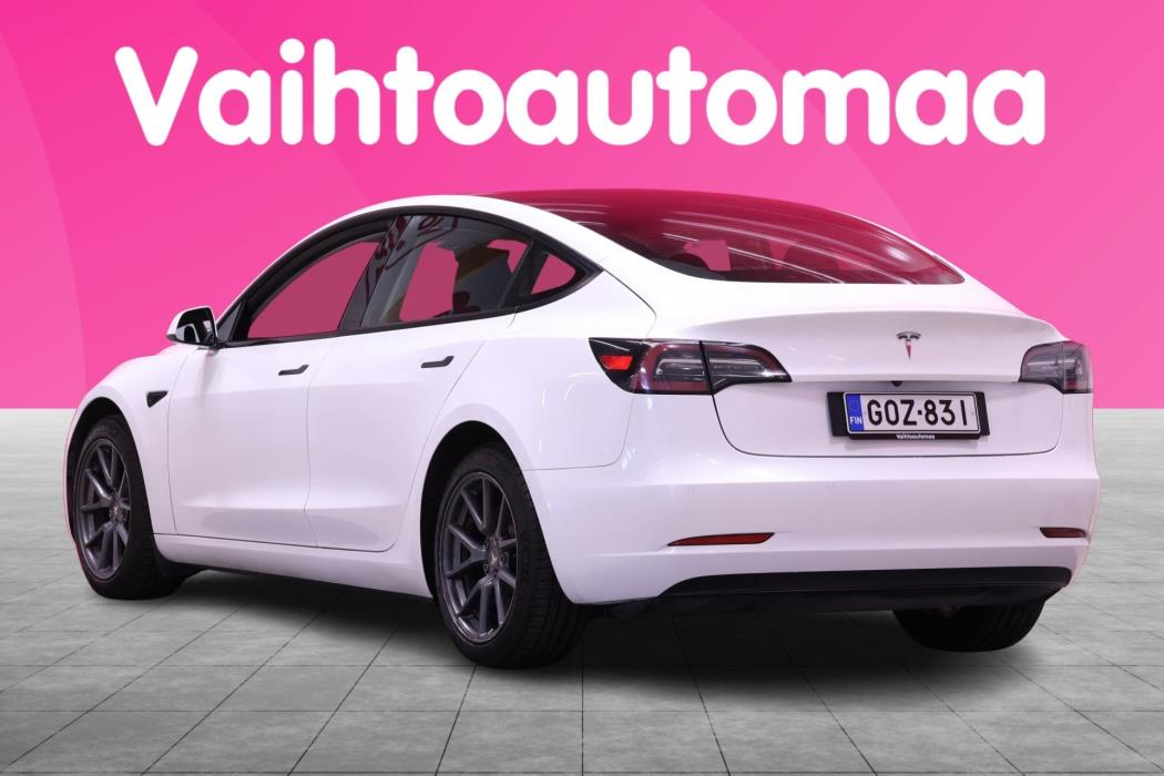 TESLA Model 3 2021