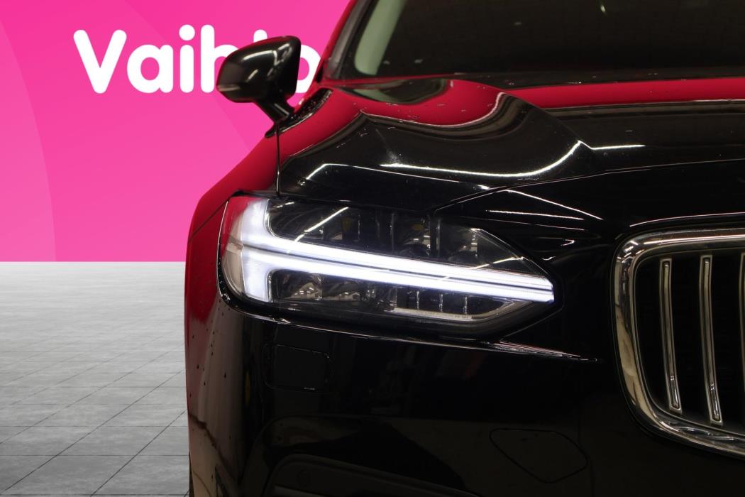 VOLVO V90 2021
