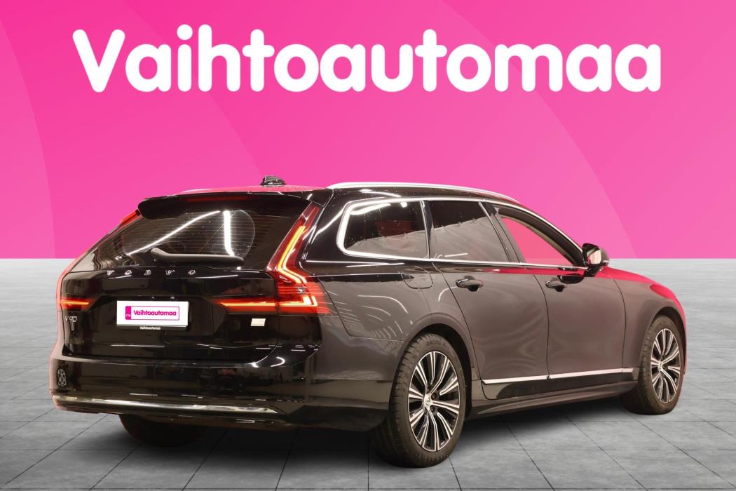 VOLVO V90 2021