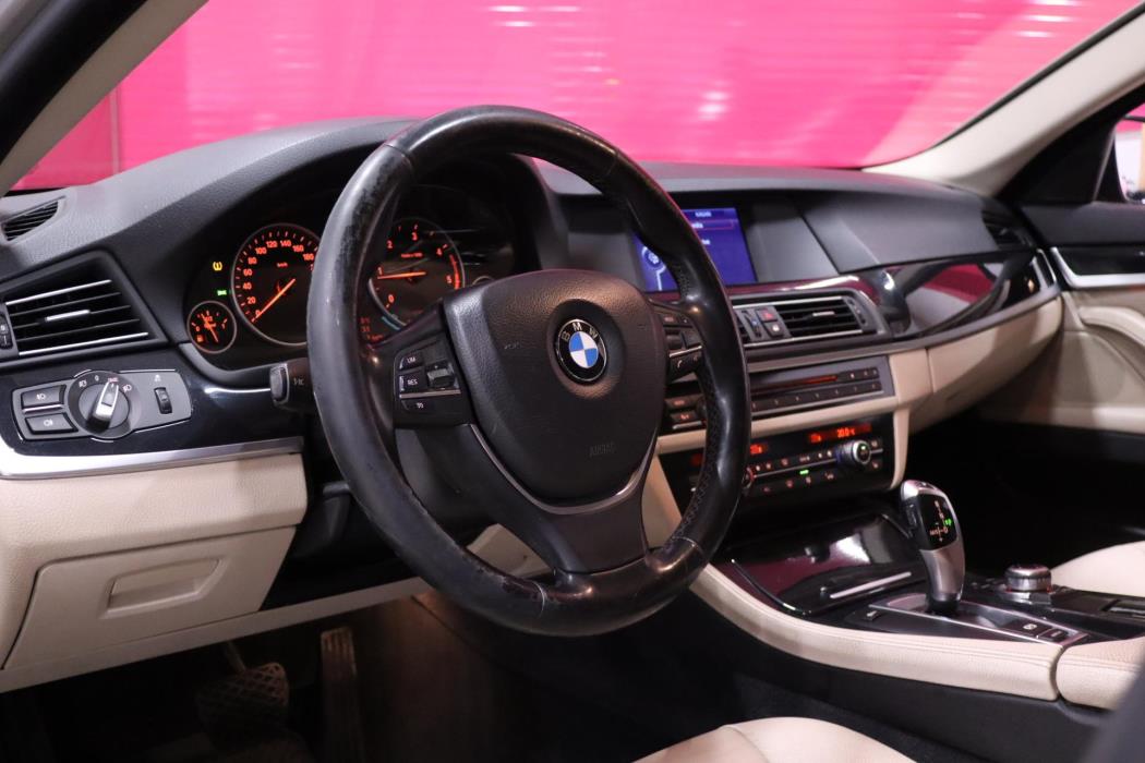 BMW 520 2011