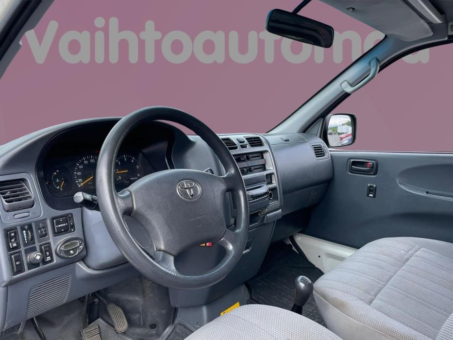 TOYOTA Hiace 2008