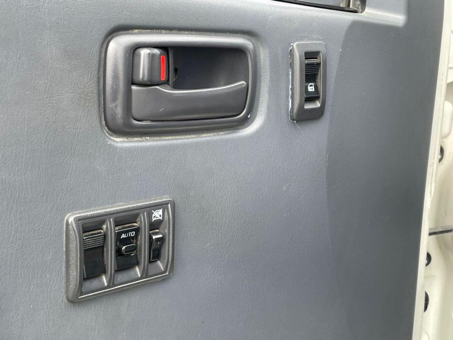 TOYOTA Hiace 2008